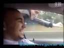 搞笑!超人给你送水喝!!!