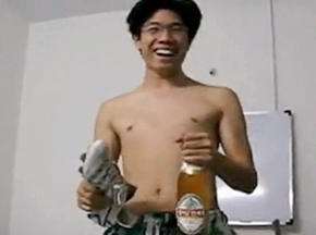 碉堡你眼球的开啤酒瓶