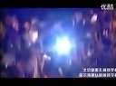 盘点:2011模特尴尬摔倒大合集!看看lady gaga摔得那个惨
