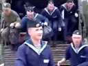 无敌军车竟装97位士兵