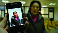 电锯男上公交撞断司机鼻骨
