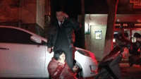 大妈撞人反"讹"被撞人