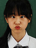 Ů(3)