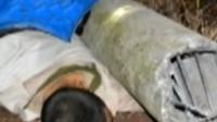笨贼盗电线杆不成反被压住