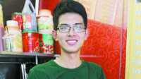 大学生卖手抓饼一夜成名