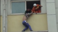 高中生跳楼10秒被救