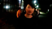 女子受审被拍照要求美颜