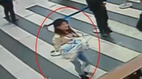 女孩等火车被硬塞一男婴