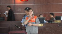 聋哑"丐帮"机场乞讨年入百万