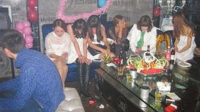 婴儿满月酒办成"吸毒派对"