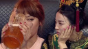 真女汉子!一口闷看傻"甄嬛"