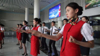 成都准空姐练习咏春拳反恐
