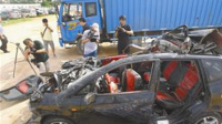 轿车追尾6名90后当场死亡