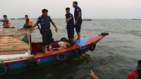 孟加拉载约200人船只沉没