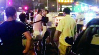 老外与宝马女冲突遭抽打