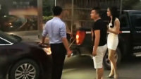实拍土豪扬言放虎咬死你