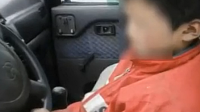 监拍10岁男童开车高速兜风