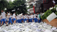 官员每张试卷拿提成变"蚁贪"