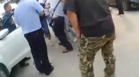 黑车司机砸车窗暴力抗法