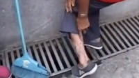 环卫工被狗咬后又遭暴打