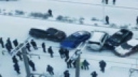 实拍黑龙江公路成"溜冰场"在线观看