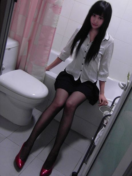 (4)