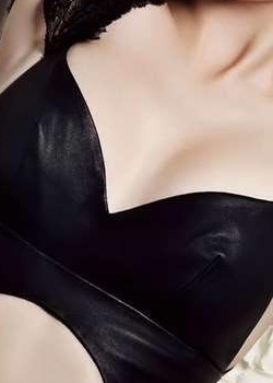 (4)