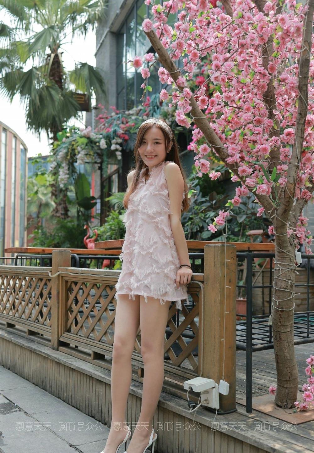 ��ȥ��С��ſ�ڵ��ϴ��˿�����Ѹ������